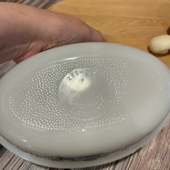 – Vintage Oval Casserole oval casserole - Picture 2 of 3